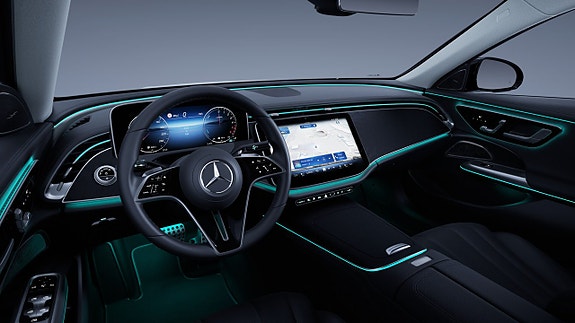 Mercedes-Benz E300 10 of 16