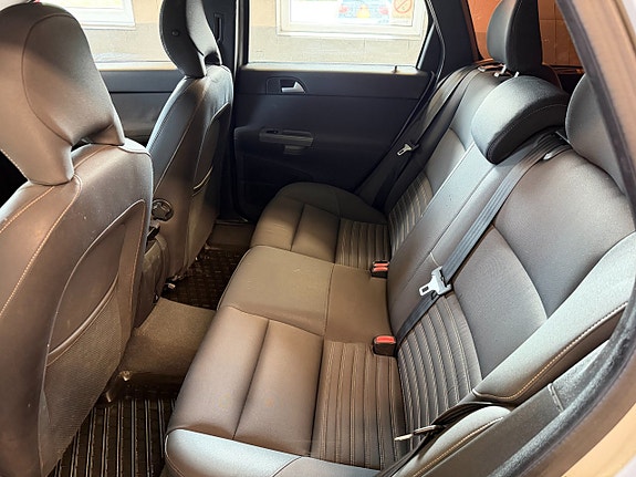 Volvo V50 8 of 9