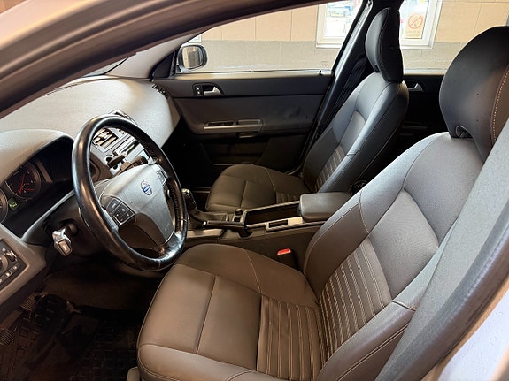 Volvo V50 6 of 9
