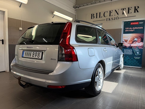 Volvo V50 4 of 5