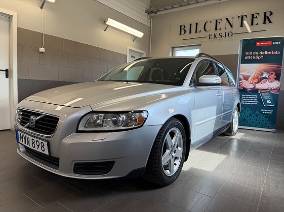 Volvo V50 3 of 5