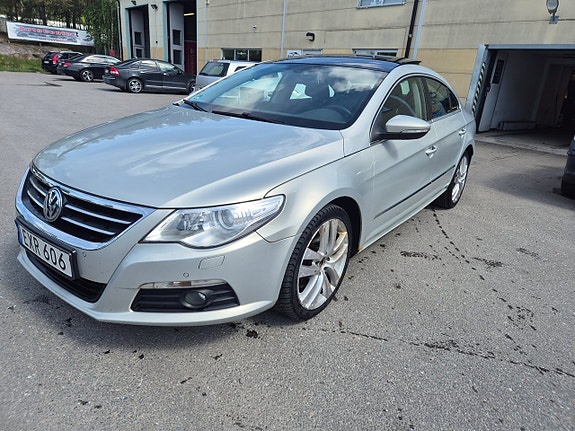 Volkswagen Passat CC 3 of 5