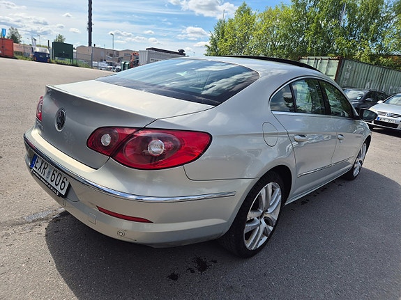 Volkswagen Passat CC 9 of 21