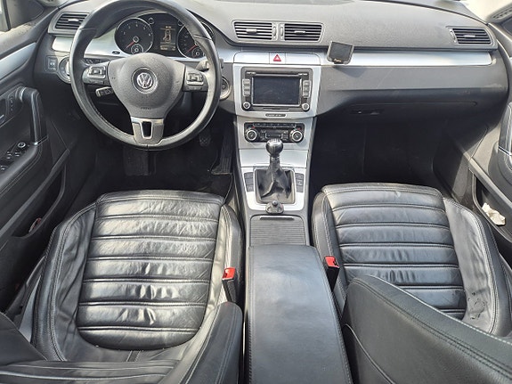 Volkswagen Passat CC 18 of 21
