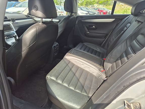 Volkswagen Passat CC 17 of 21