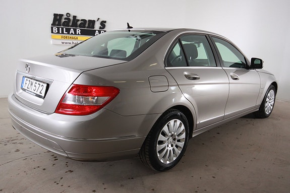 Mercedes-Benz C200 2 of 5