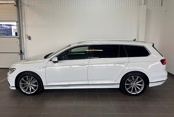 Volkswagen Passat 2 of 5
