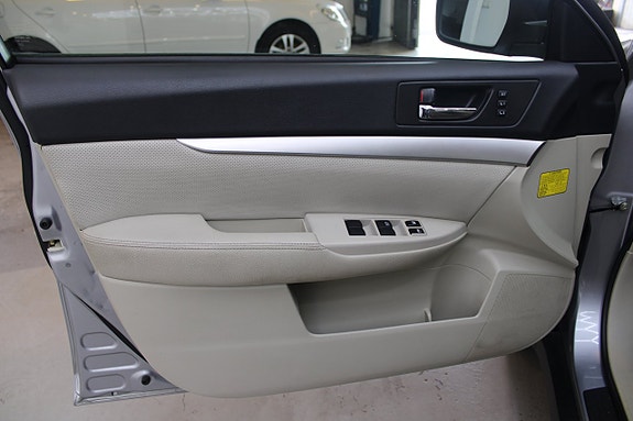 Subaru Outback 7 of 11