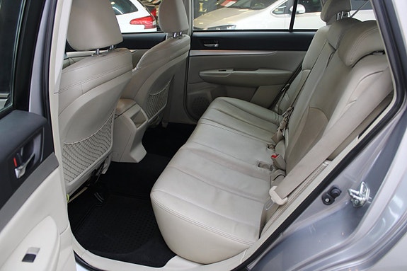 Subaru Outback 9 of 11