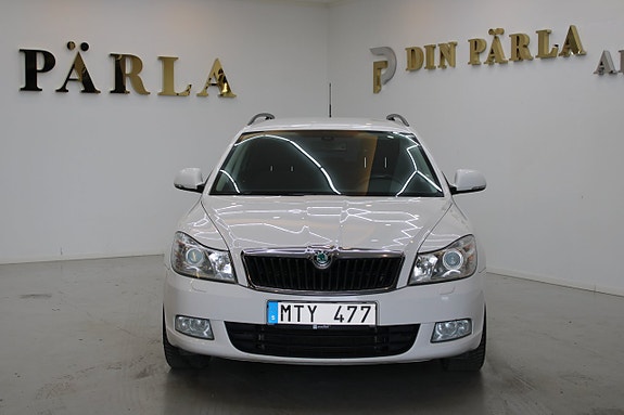 Skoda Octavia 2 of 5