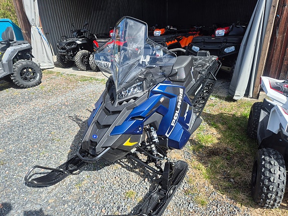 Polaris 800 TITAN