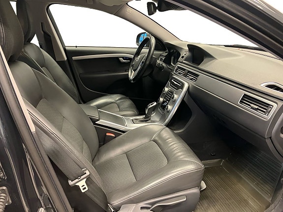 Volvo V70 4 of 5