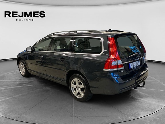 Volvo V70 2 of 5