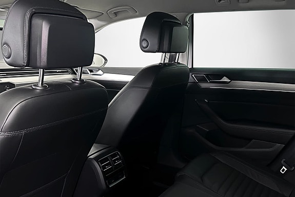 Volkswagen Passat Alltrack 6 of 23