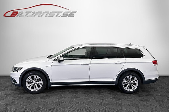 Volkswagen Passat Alltrack 2 of 5