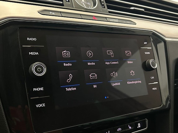 Volkswagen Passat Alltrack 14 of 23