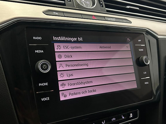 Volkswagen Passat Alltrack 17 of 23