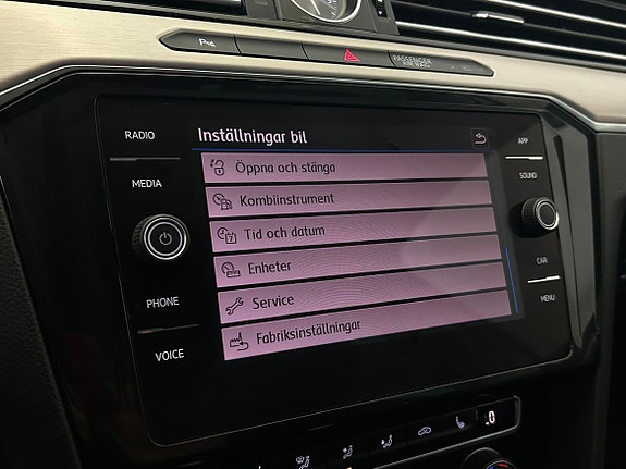 Volkswagen Passat Alltrack 16 of 23