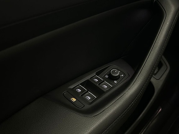 Volkswagen Passat Alltrack 7 of 23