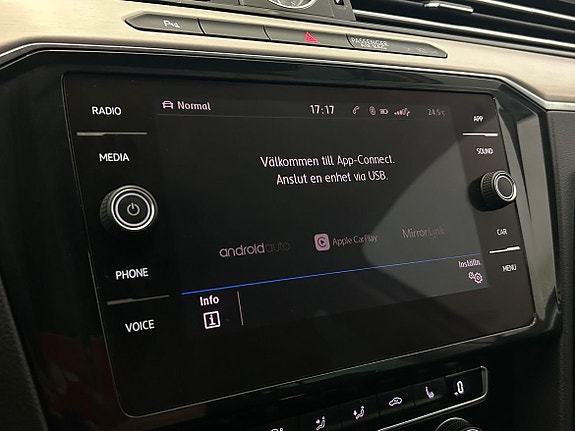 Volkswagen Passat Alltrack 13 of 23