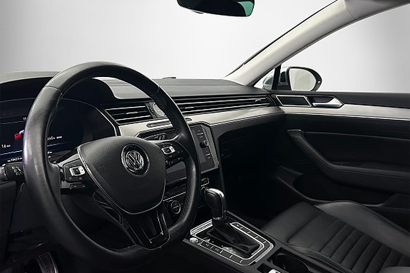 Volkswagen Passat Alltrack 4 of 5