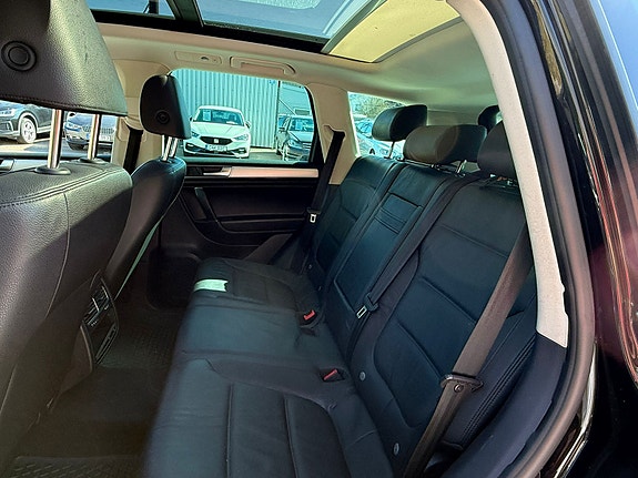 Volkswagen Touareg 8 of 8