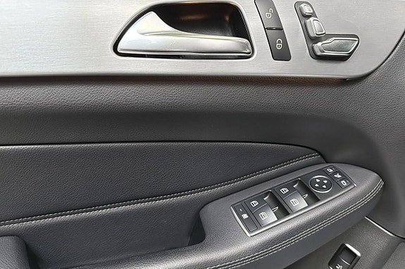 Mercedes-Benz GLS350 d 16 of 22