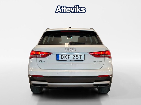 Audi Q3 4 of 5