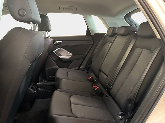 Audi Q3 13 of 15