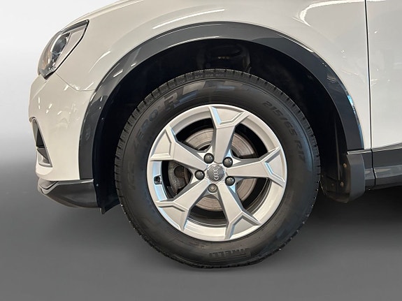 Audi Q3 14 of 15