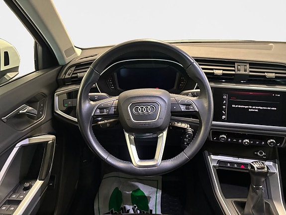 Audi Q3 12 of 15