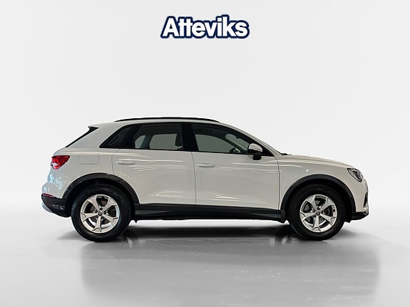 Audi Q3 2 of 5