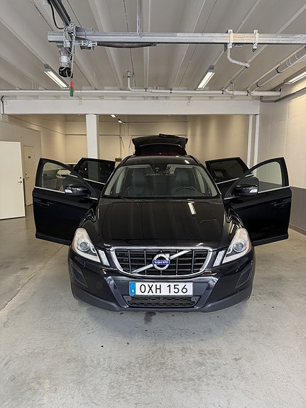 Volvo XC60 9 of 25