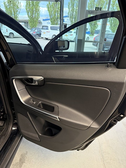 Volvo XC60 18 of 25