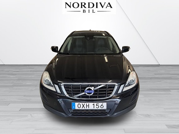 Volvo XC60 2 of 5