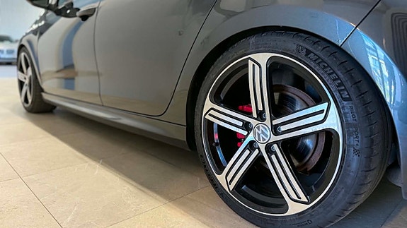 Volkswagen Golf I 19 of 22