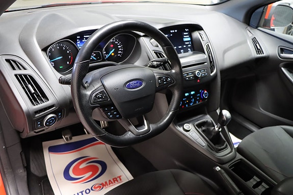 Ford Focus 12 of 22