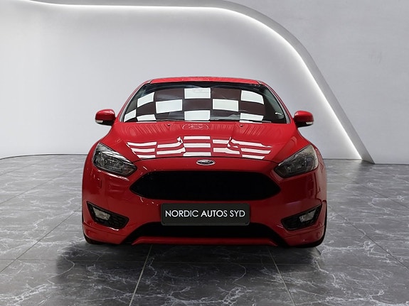 Ford Focus 9 of 22