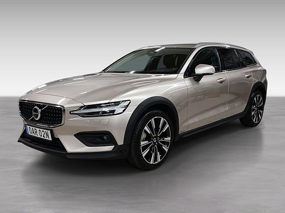 Volvo V60 Cross Country 2 of 5