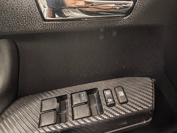 Toyota RAV4 16 of 17