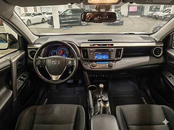 Toyota RAV4 17 of 17