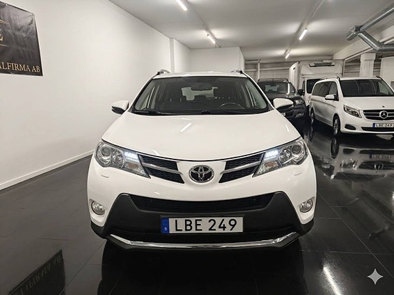 Toyota RAV4 7 of 17