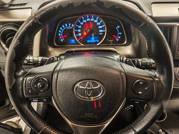 Toyota RAV4 14 of 17