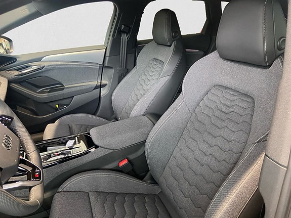 Audi A6 7 of 17