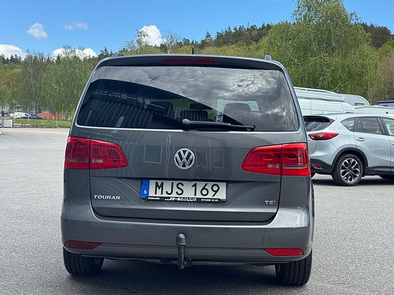 Volkswagen Touran 5 of 5