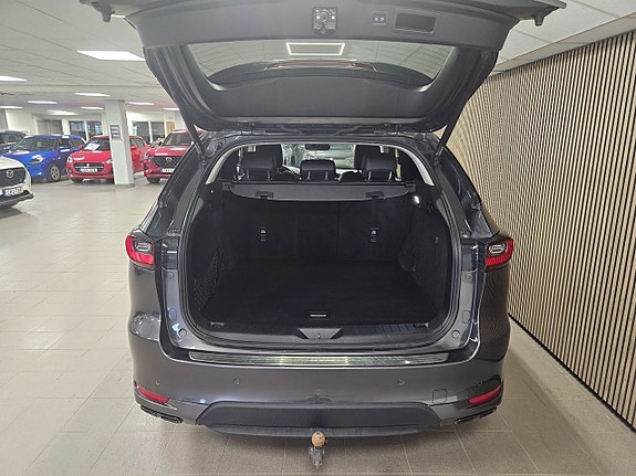 Mazda CX-60 8 of 11