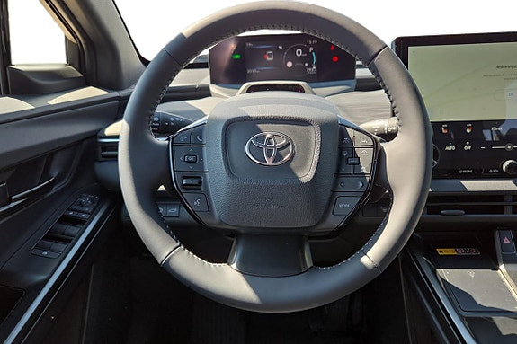 Toyota C-HR 12 of 20