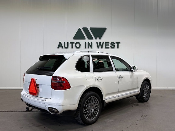 Porsche Cayenne 14 of 17