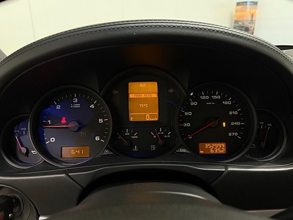 Porsche Cayenne 12 of 17