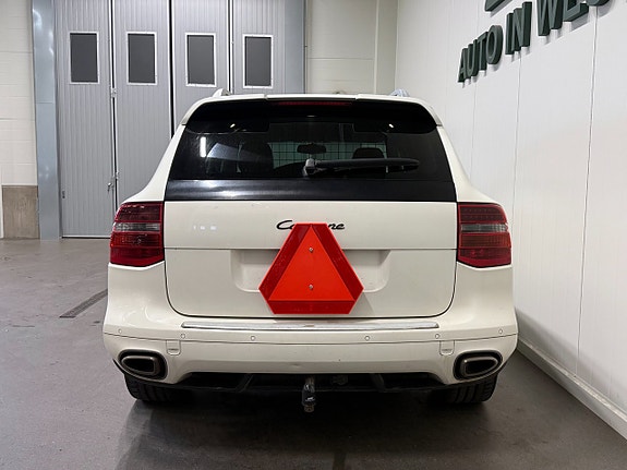Porsche Cayenne 16 of 17